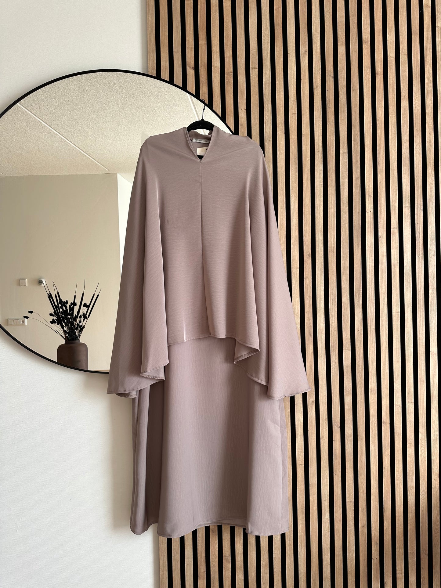 ABAYA + KHIMAR ANISSA TAUPE
