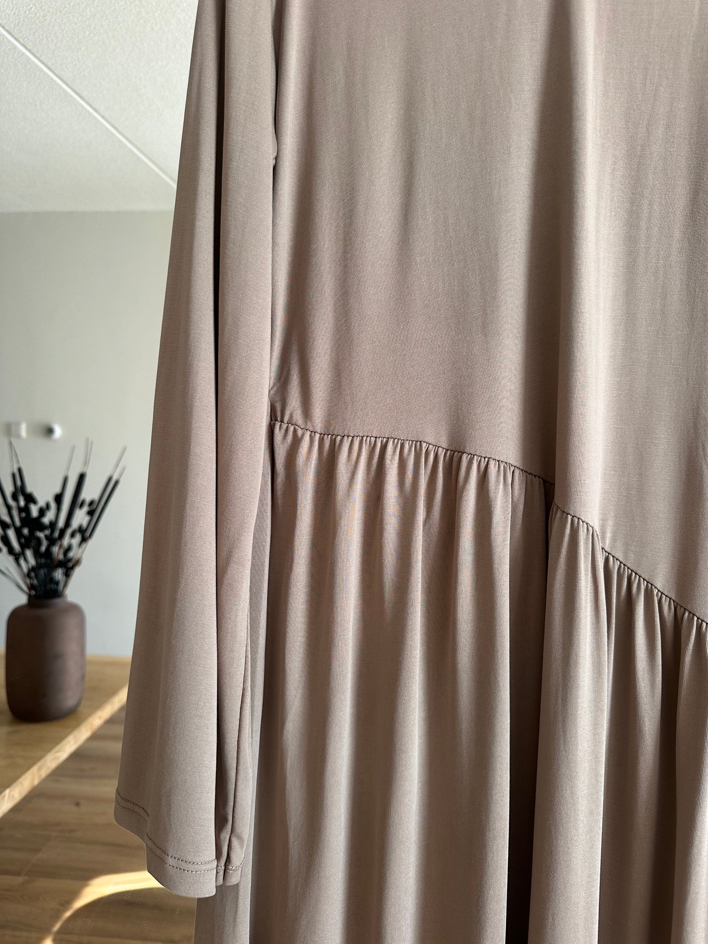 DRESS + HIJAB INCORPORADO AMIRA TAUPE