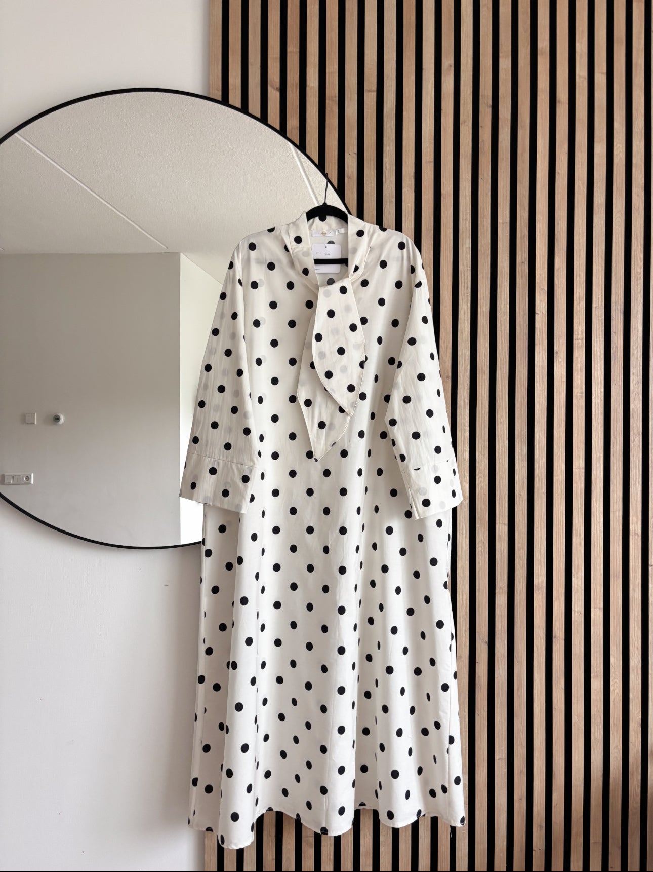 DRESS NAJAT WHITE/BLACK