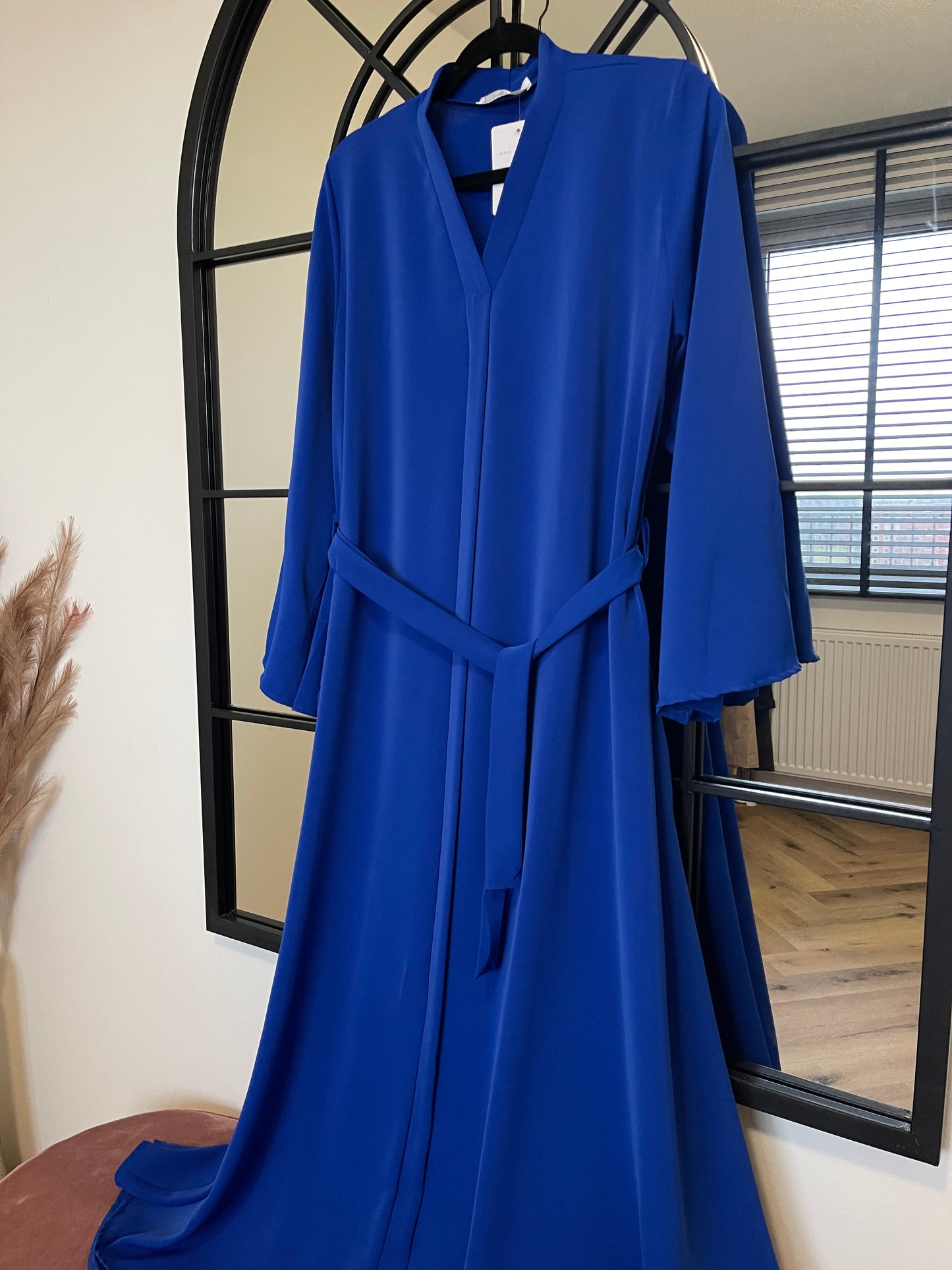 ABAYA NORA AZUL ELÉCTRICO