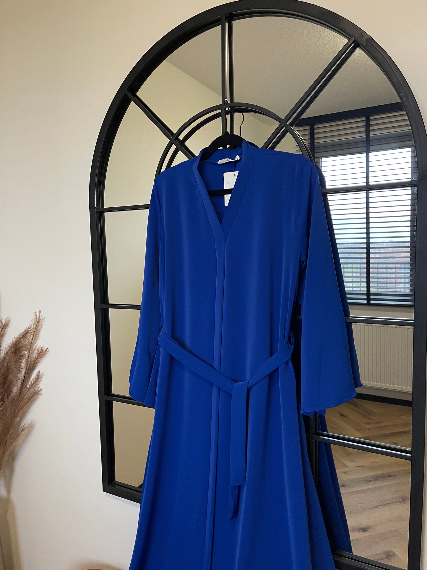 ABAYA NORA AZUL ELÉCTRICO